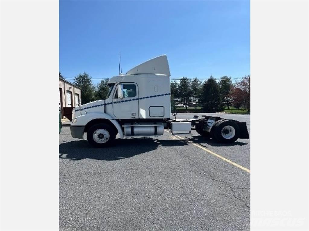 Freightliner CL112G Nyergesvontatók