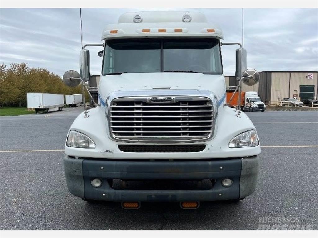 Freightliner CL112G Nyergesvontatók