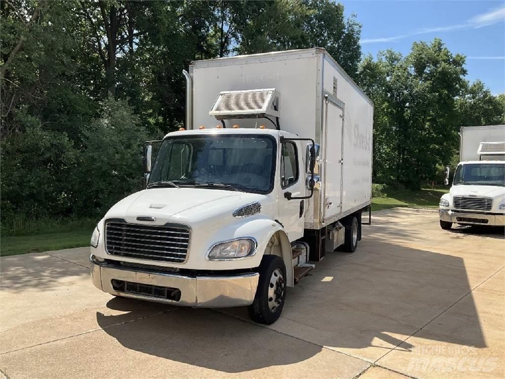 Freightliner M2-106 Dobozos teherautók
