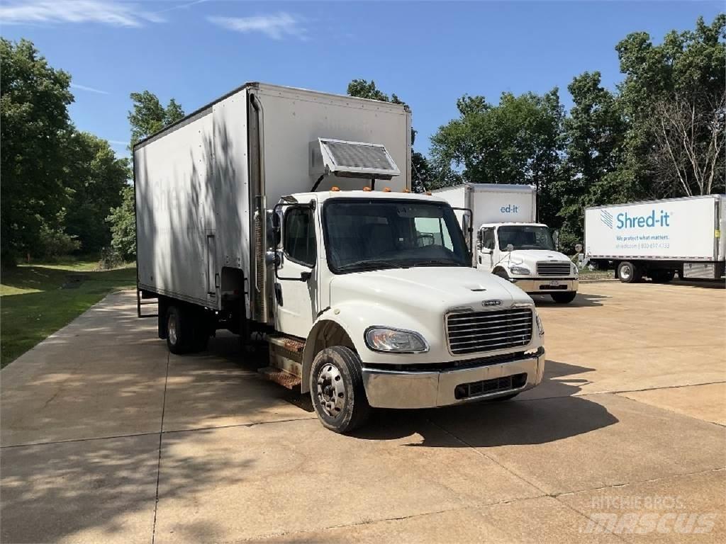 Freightliner M2-106 Dobozos teherautók