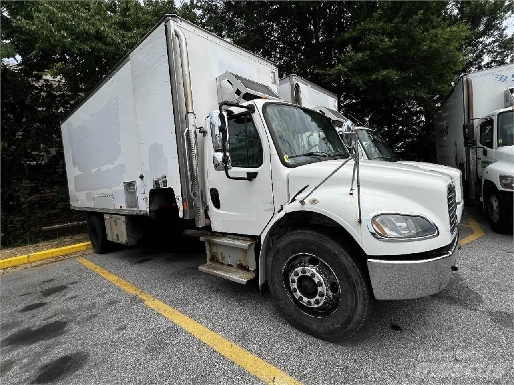 Freightliner M2-106 Dobozos teherautók