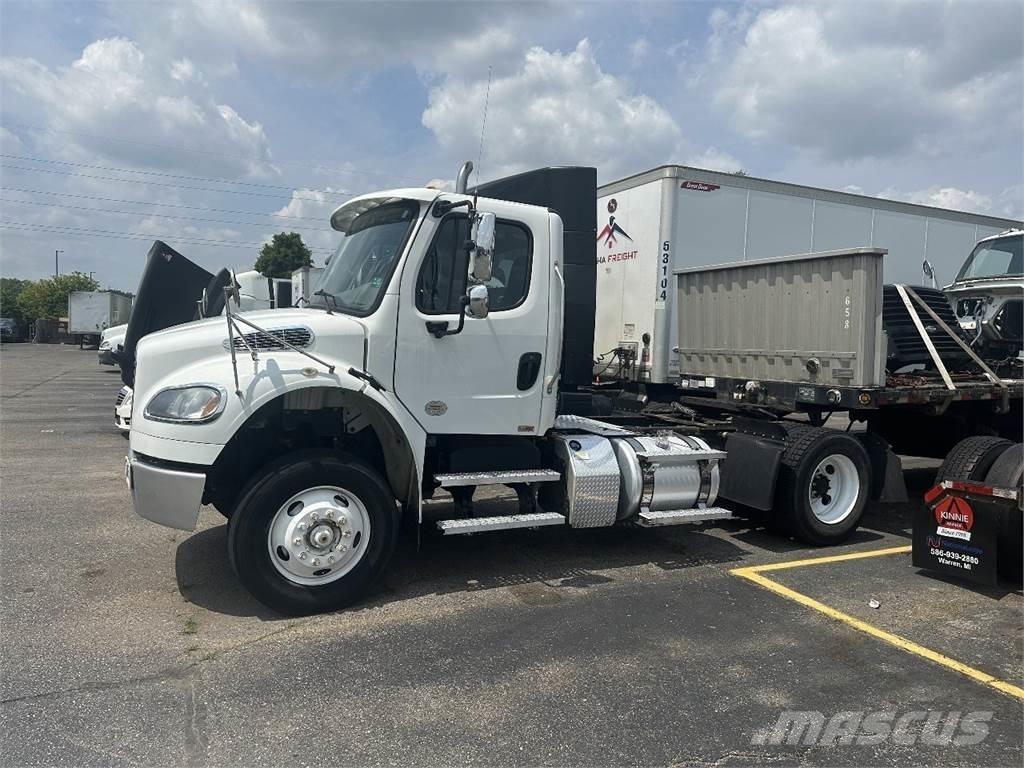 Freightliner M2 106 Nyergesvontatók