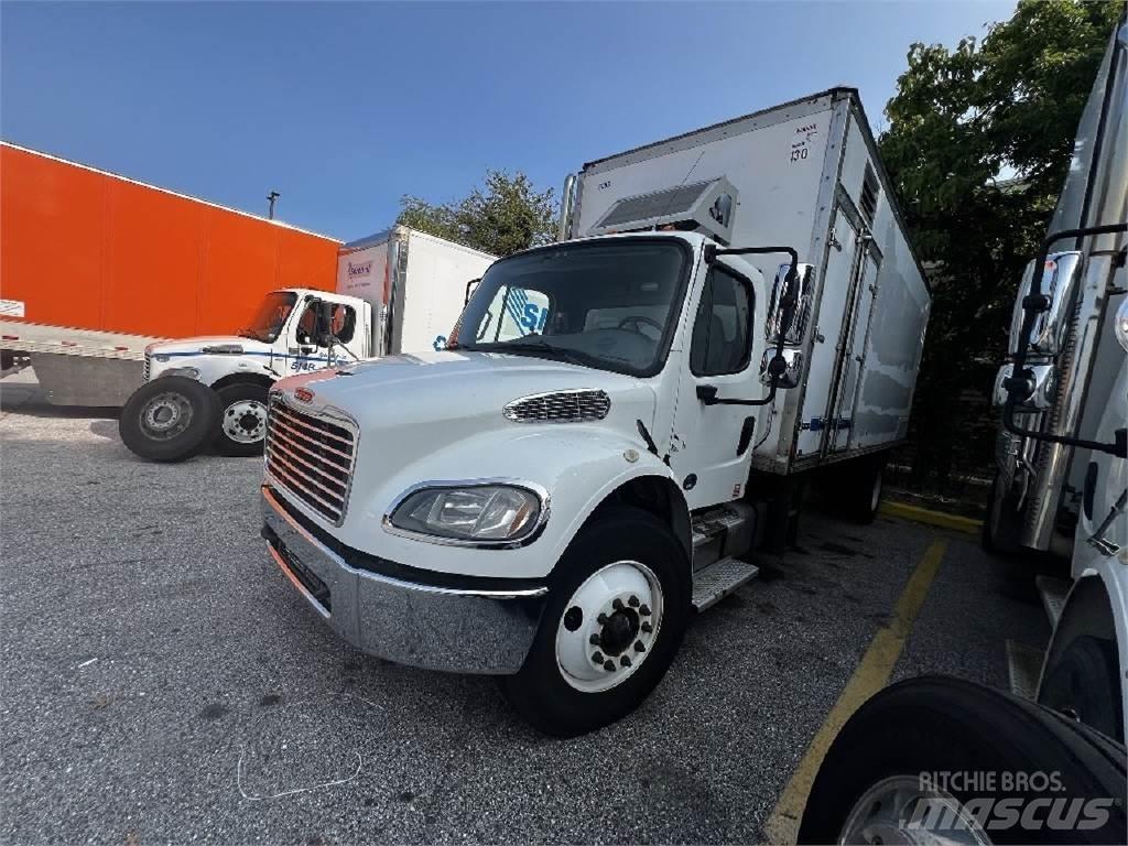 Freightliner M2-106 Dobozos teherautók
