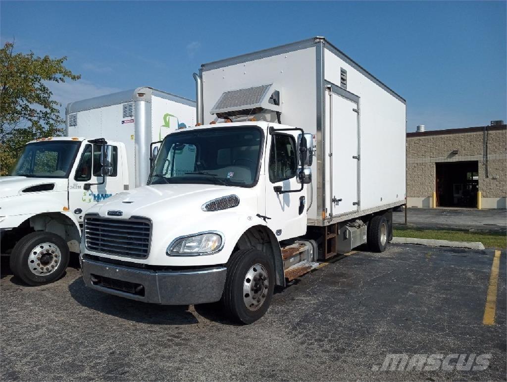 Freightliner M2-106 Dobozos teherautók