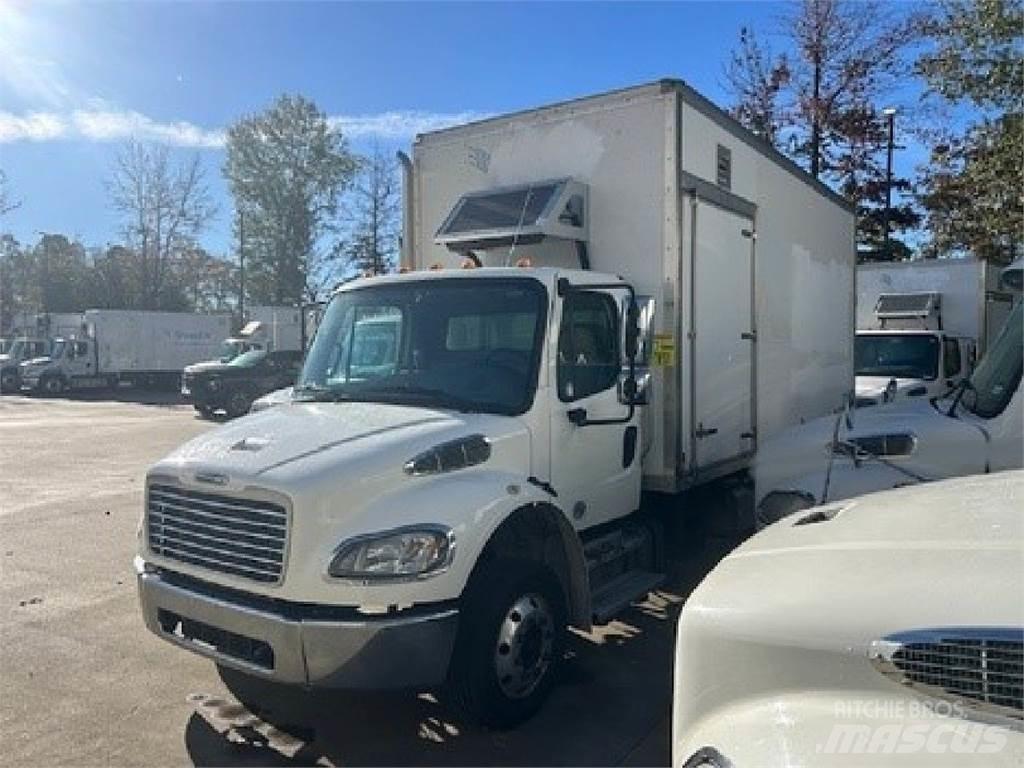 Freightliner M2-106 Dobozos teherautók