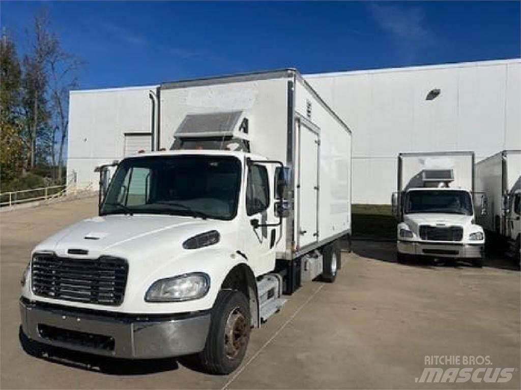 Freightliner M2-106 Dobozos teherautók