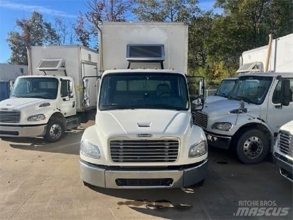 Freightliner M2-106 Dobozos teherautók