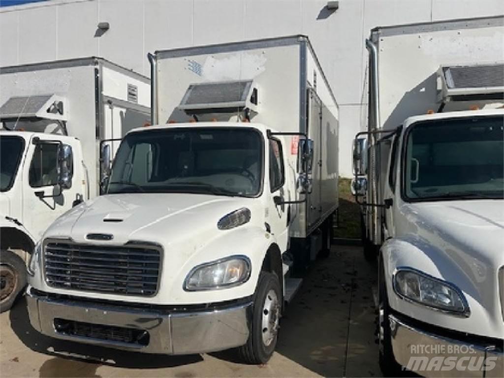 Freightliner M2-106 Dobozos teherautók
