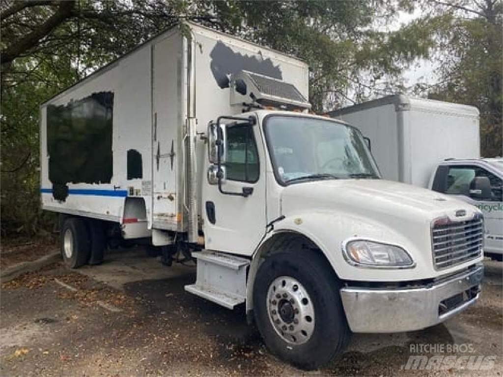 Freightliner M2-106 Dobozos teherautók