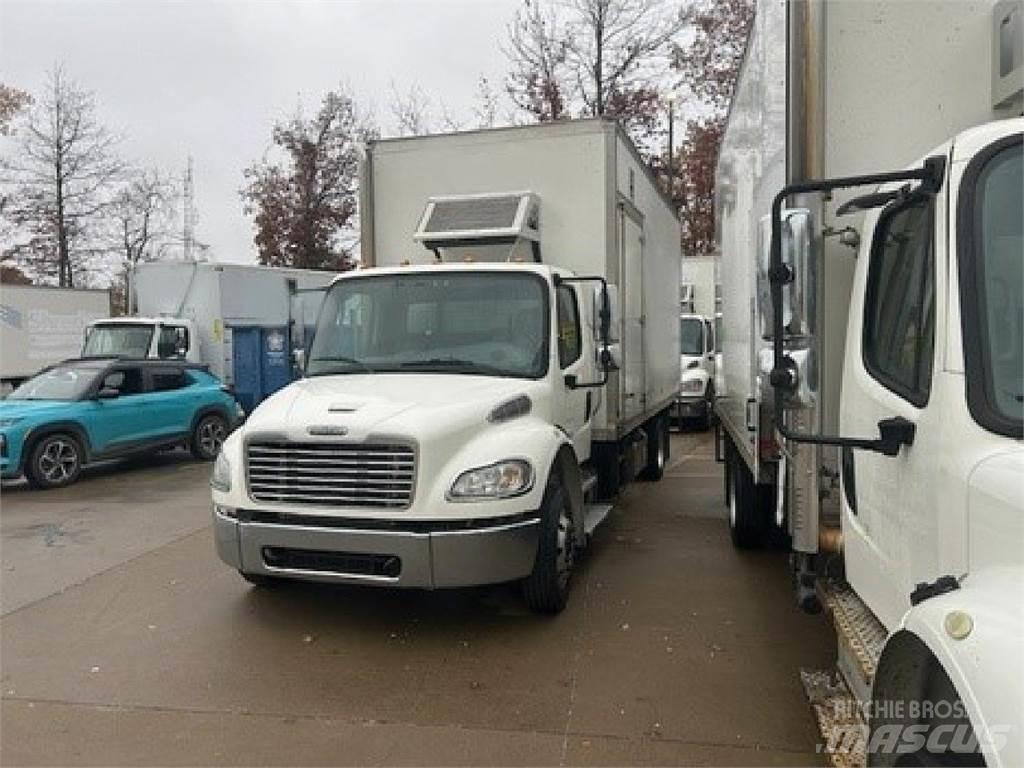 Freightliner M2-106 Dobozos teherautók