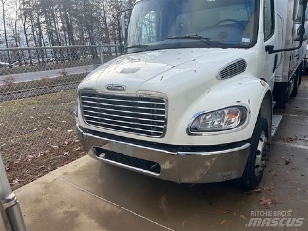 Freightliner M2-106 Dobozos teherautók
