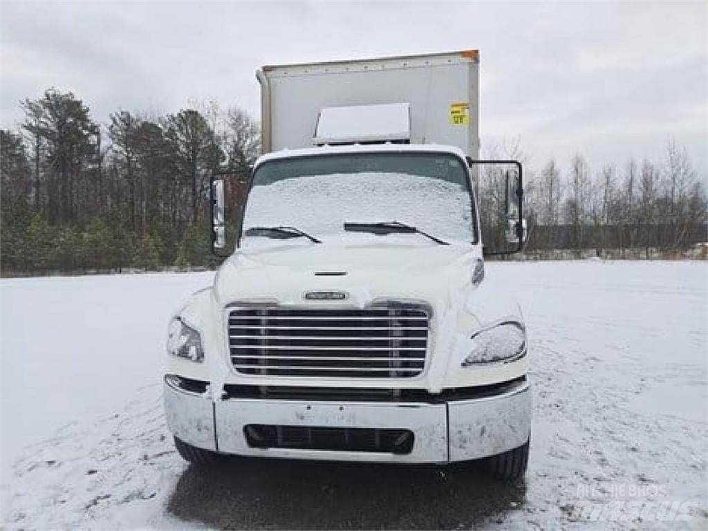 Freightliner M2-106 Dobozos teherautók