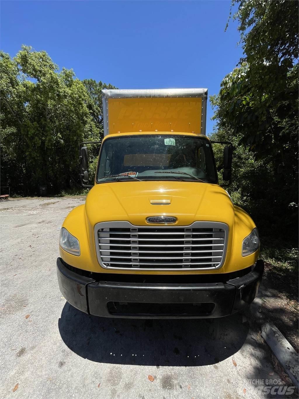 Freightliner M2 106 Dobozos teherautók