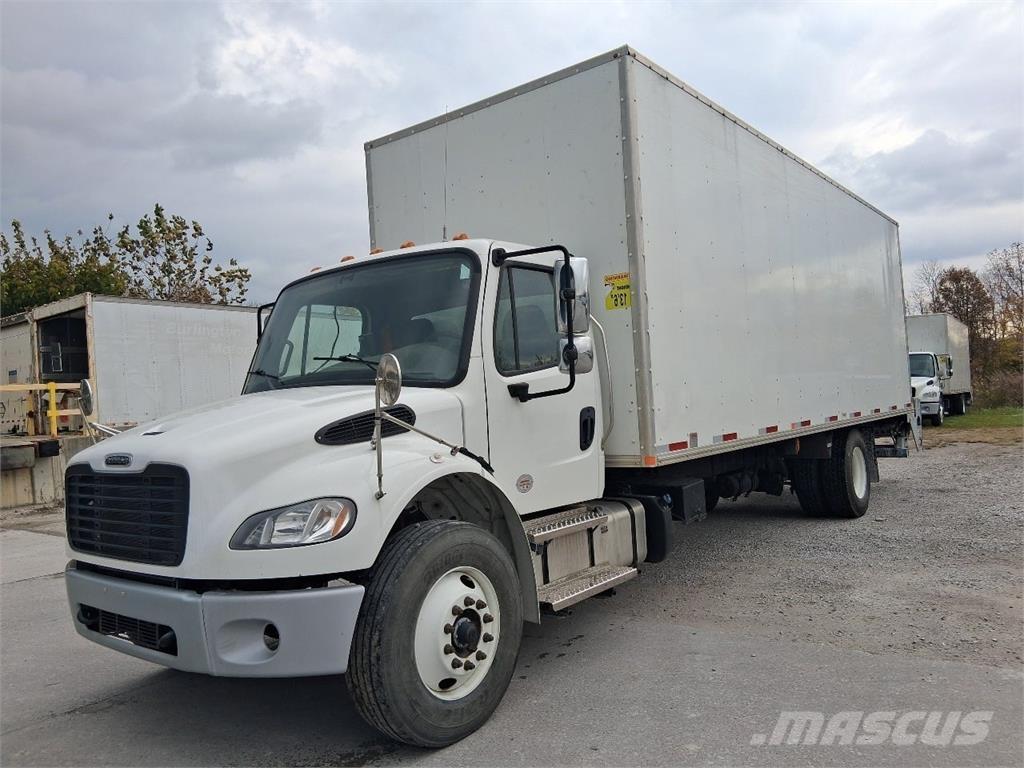 Freightliner M2-106 Dobozos teherautók