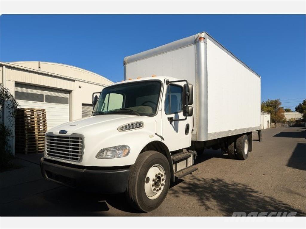Freightliner M2 106 Dobozos teherautók