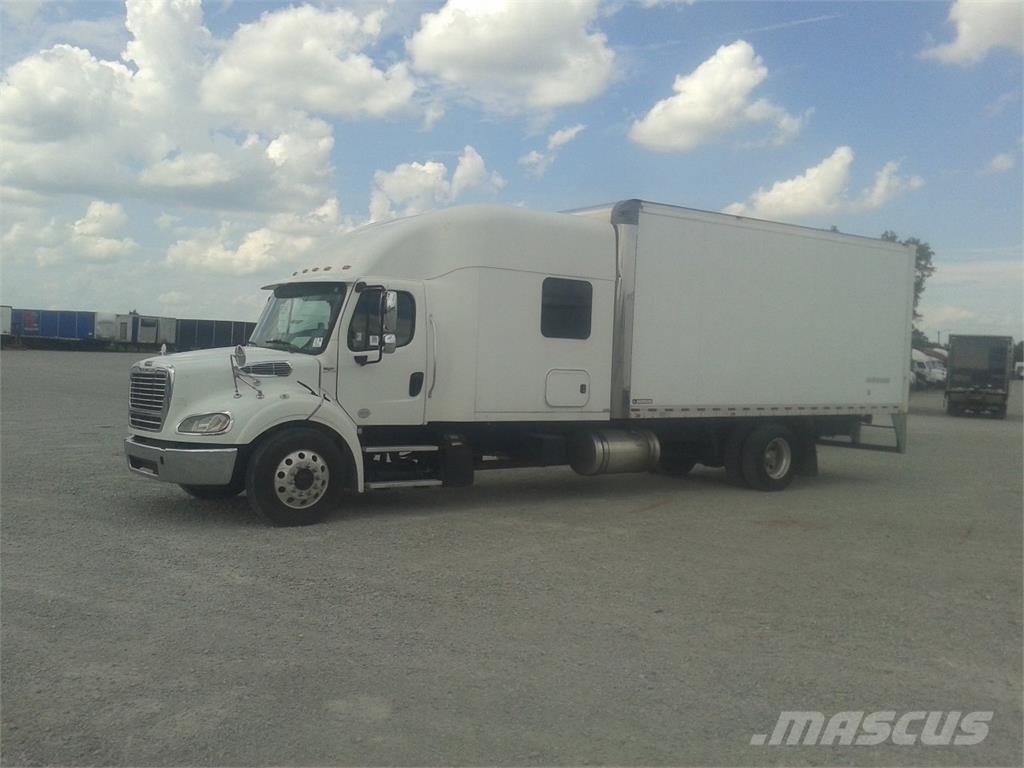 Freightliner M2-112 Dobozos teherautók