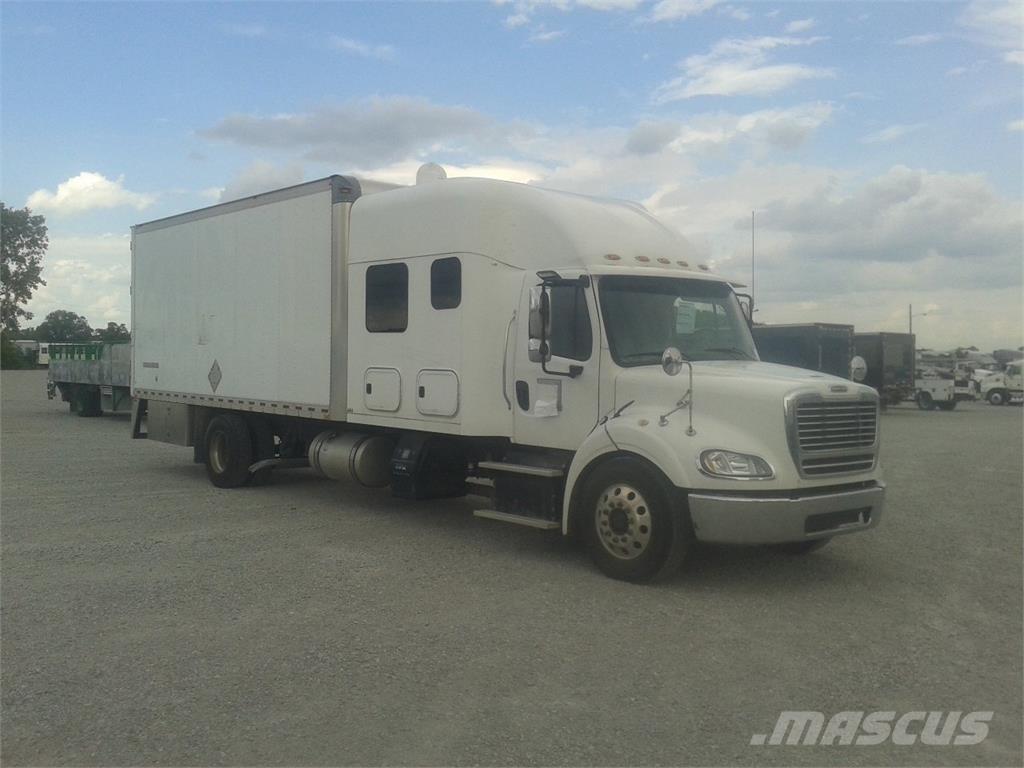 Freightliner M2-112 Dobozos teherautók