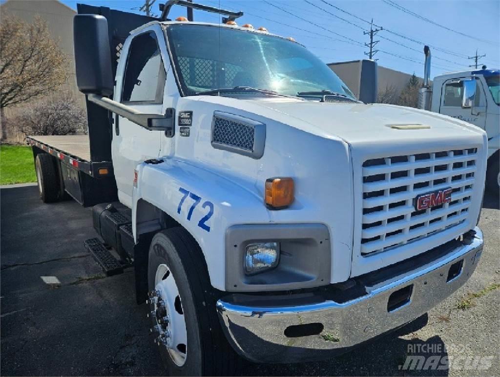 GMC C6500 Platós / Ponyvás teherautók