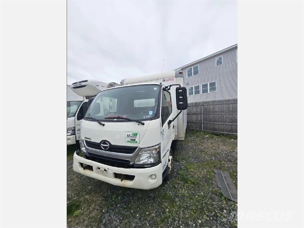 Hino 195 Dobozos teherautók