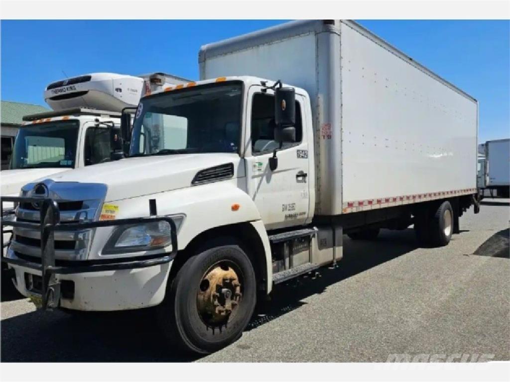 Hino 268 Dobozos teherautók
