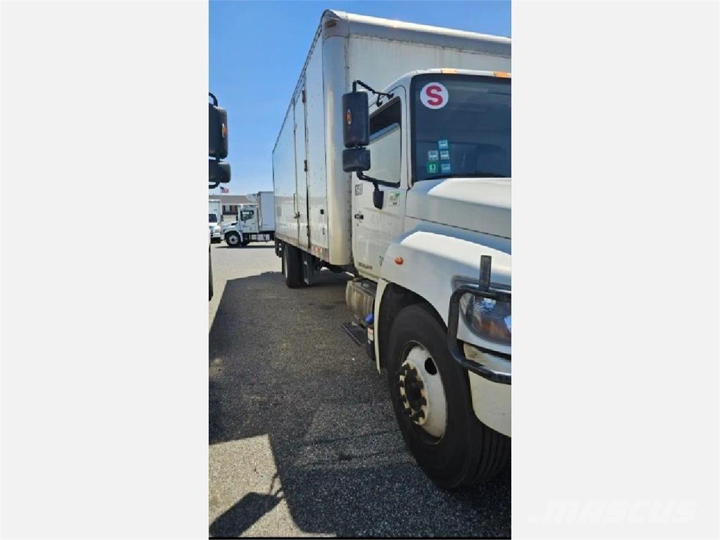 Hino 268 Dobozos teherautók