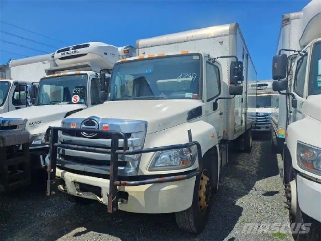 Hino 268 Dobozos teherautók