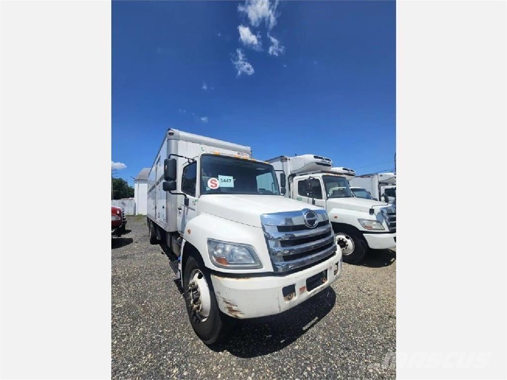 Hino 268 Dobozos teherautók