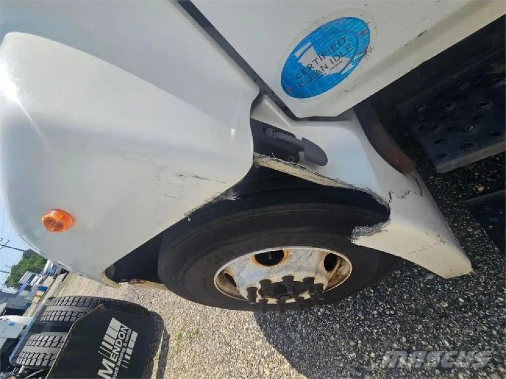 Hino 268 Dobozos teherautók