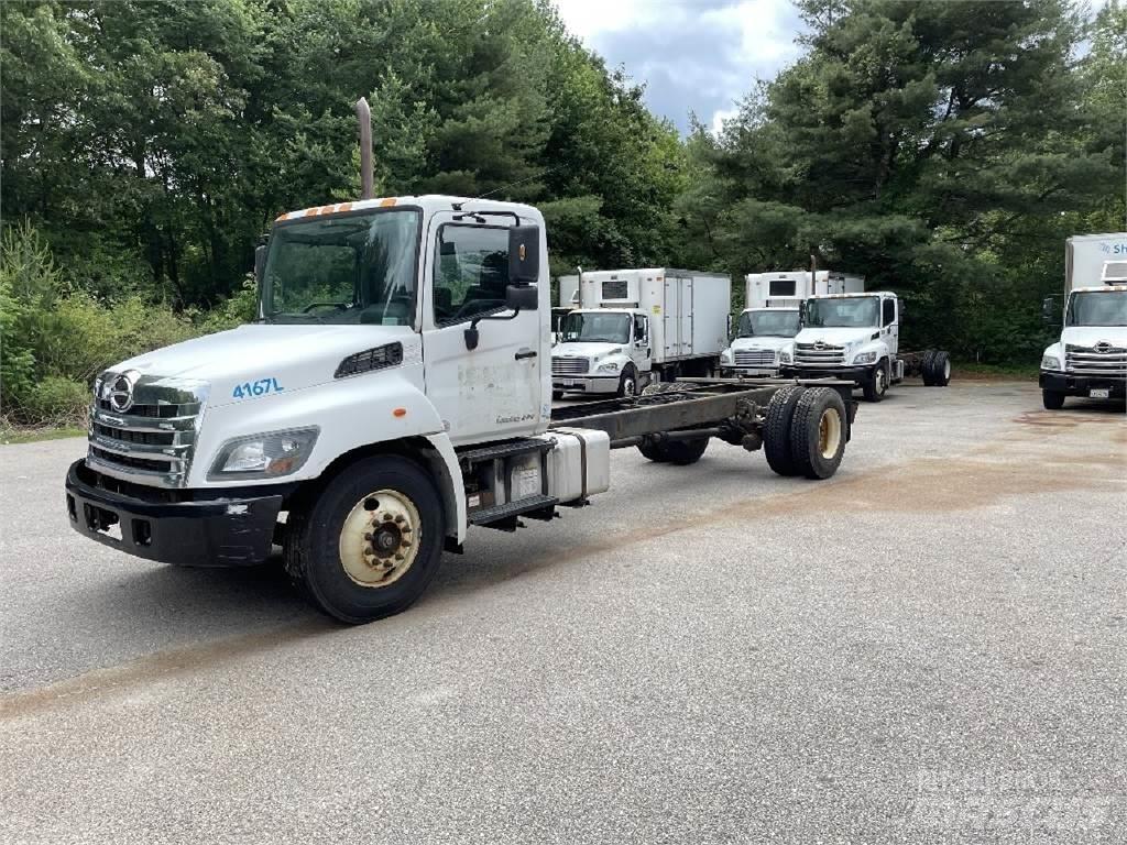 Hino 338 Fülkés alváz