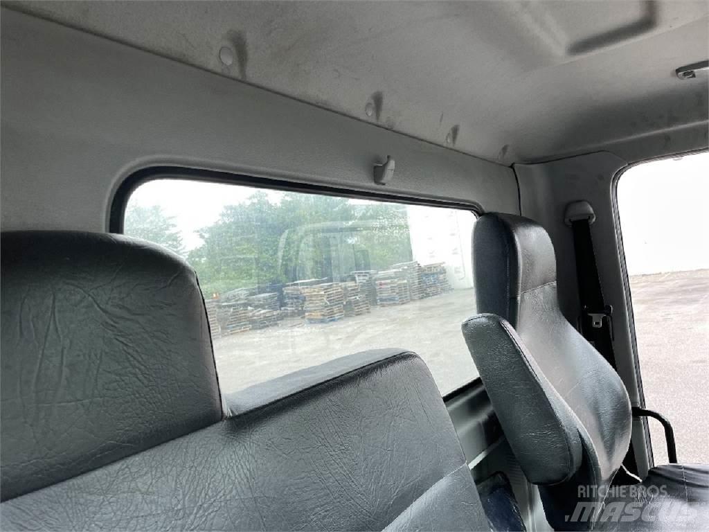 Hino 338 Fülkés alváz