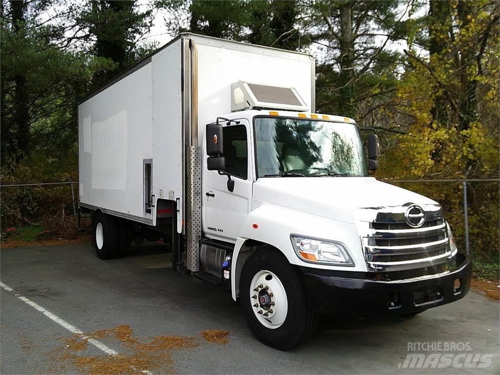 Hino 338 Dobozos teherautók
