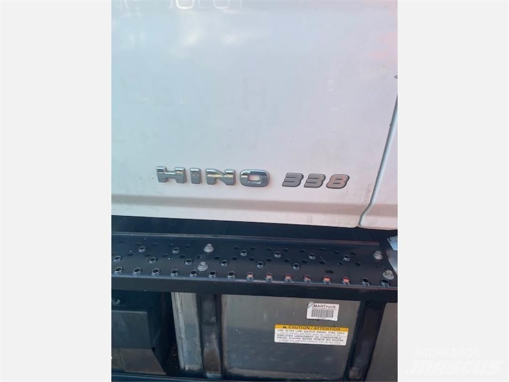 Hino 338 Platós / Ponyvás teherautók