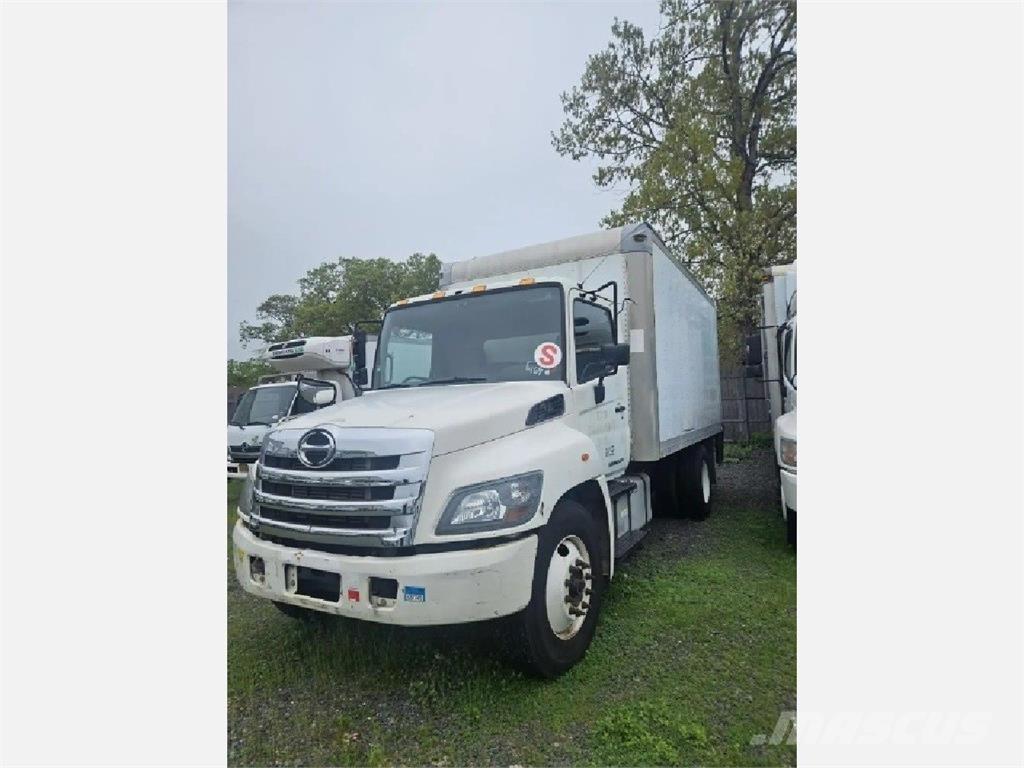 Hino 338 Dobozos teherautók