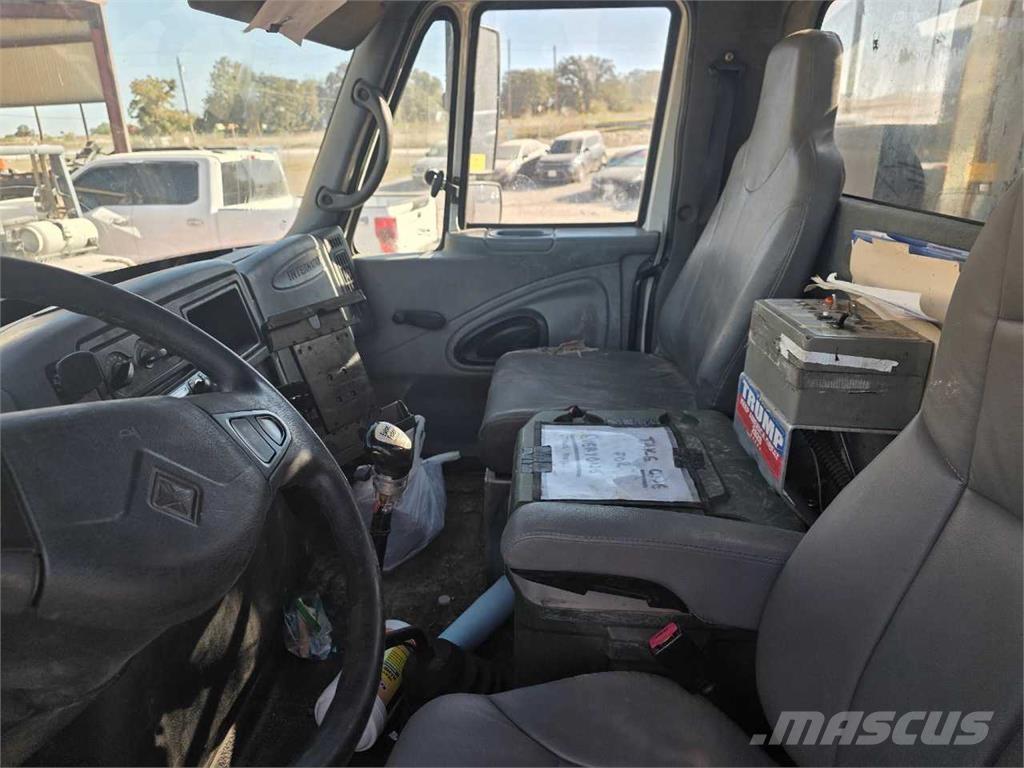 International 4400 Egyéb