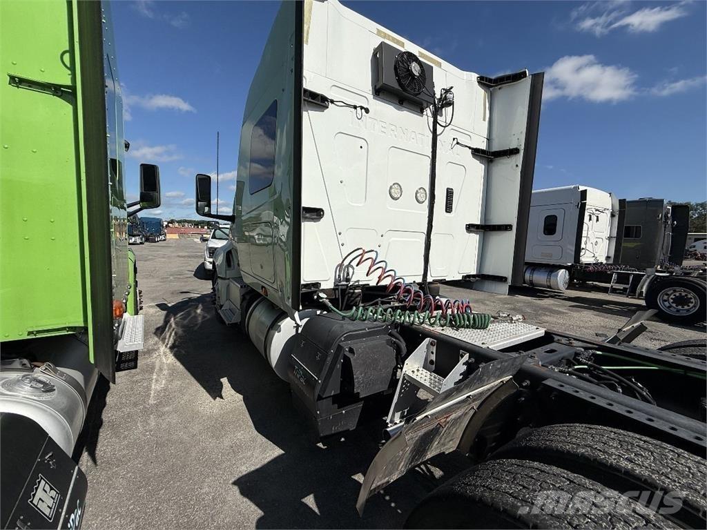 International LT625 Nyergesvontatók