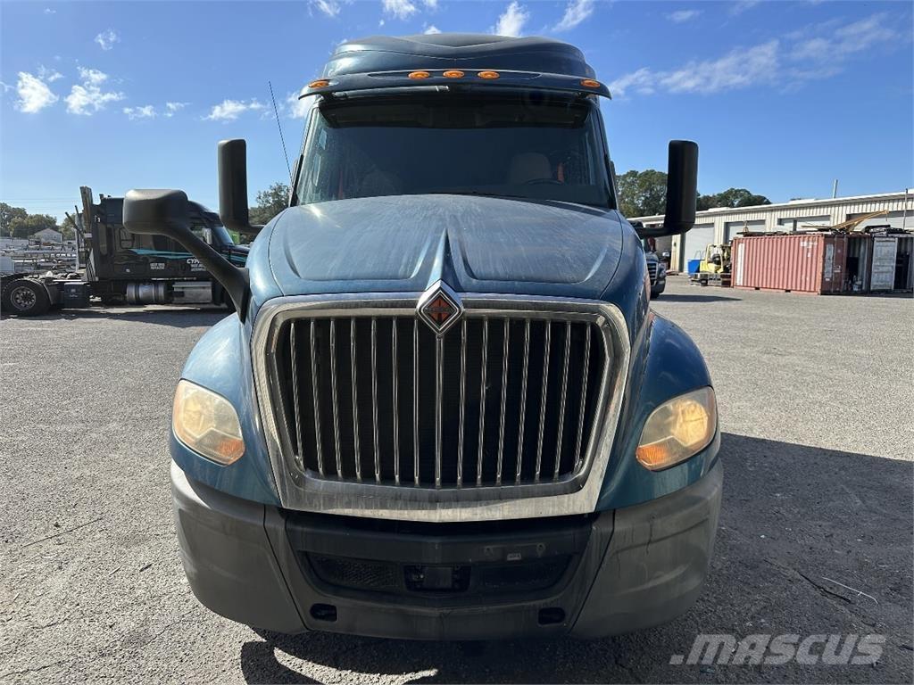 International LT625 Nyergesvontatók