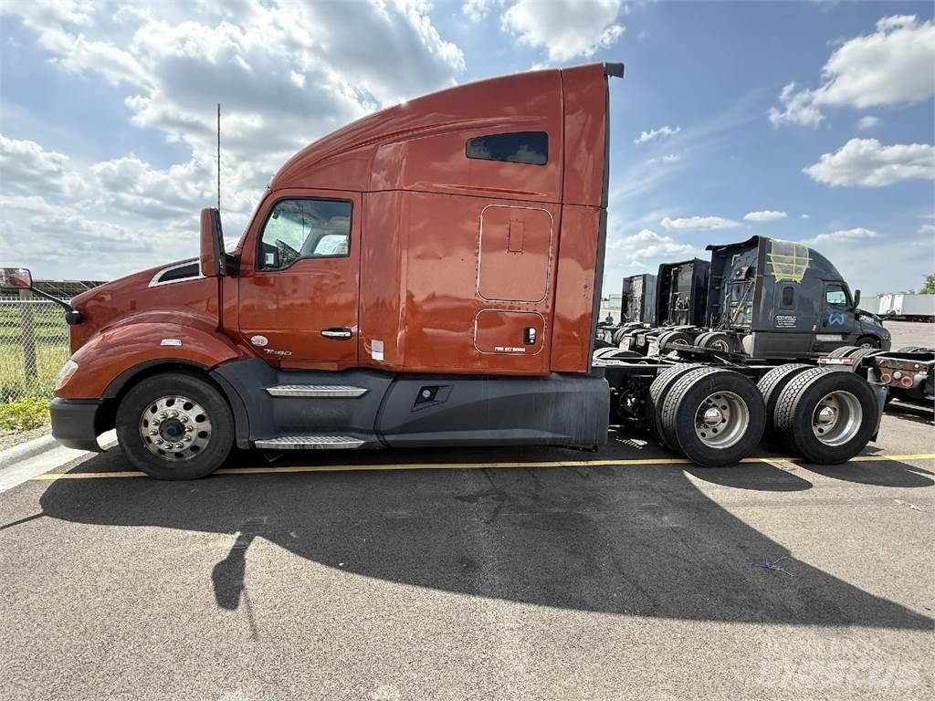 Kenworth T680 Nyergesvontatók