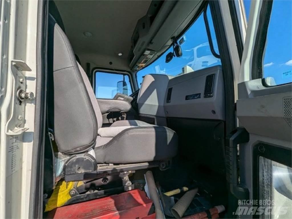 Mack AN64T Nyergesvontatók