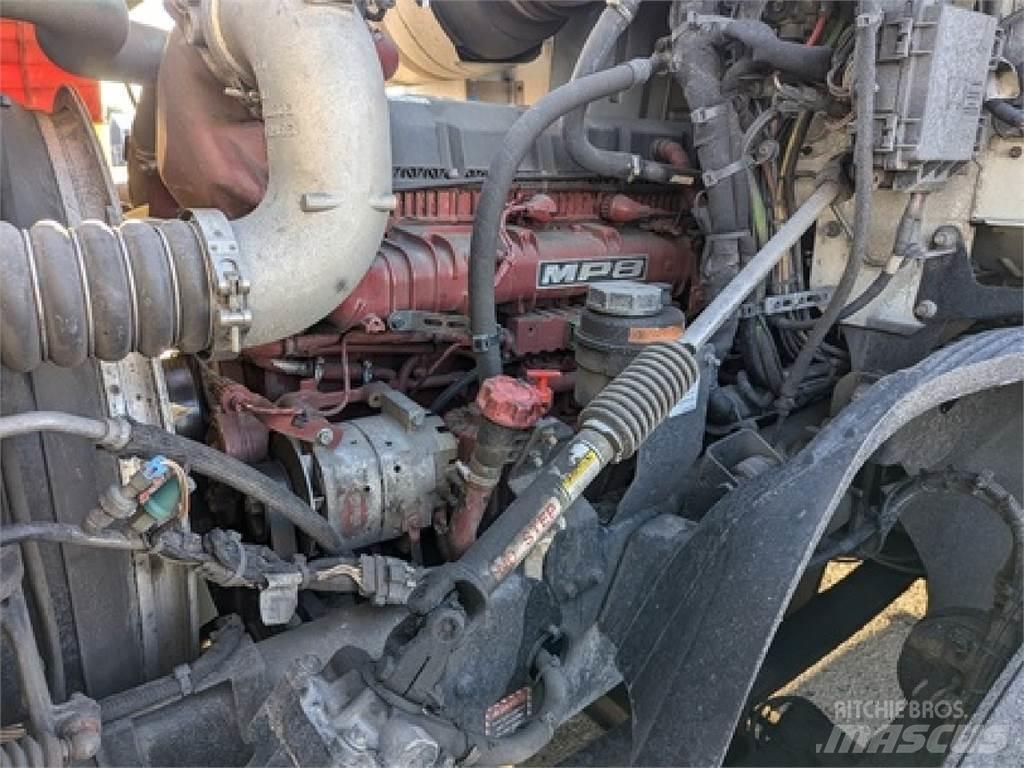Mack AN64T Nyergesvontatók