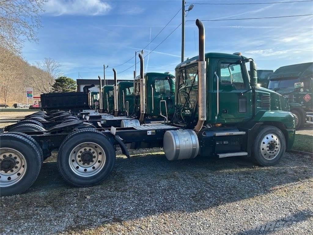 Mack AN64T Nyergesvontatók