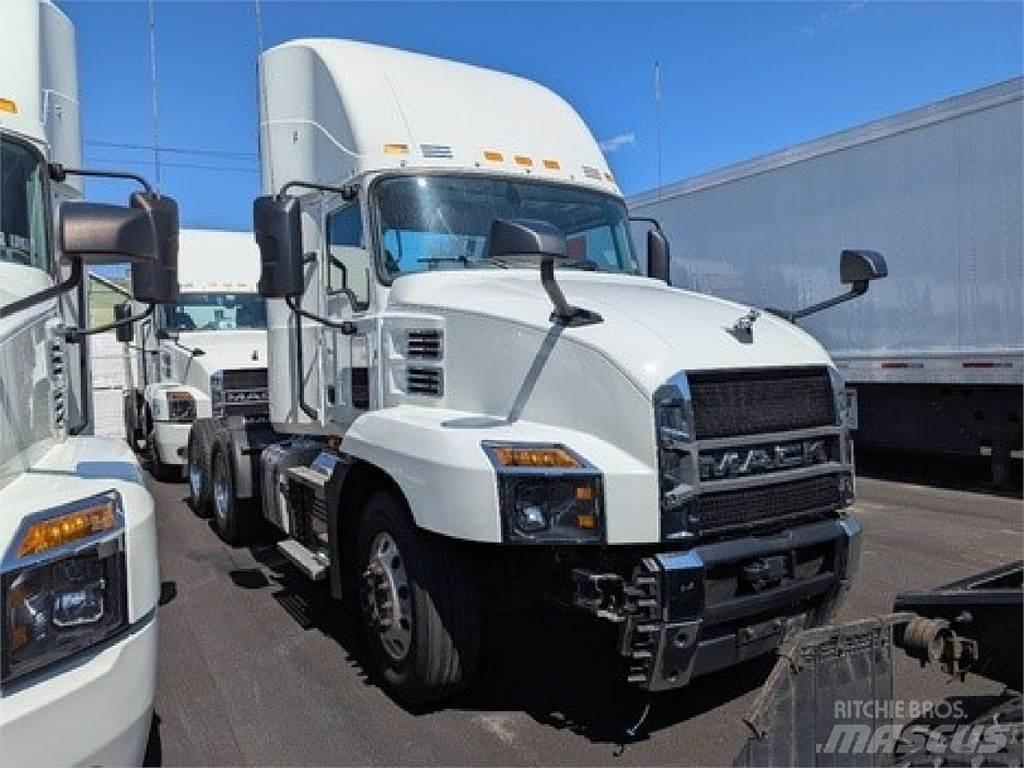 Mack AN64T Nyergesvontatók