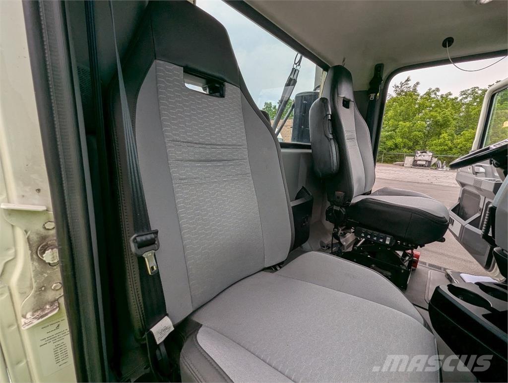 Mack AN64T Nyergesvontatók