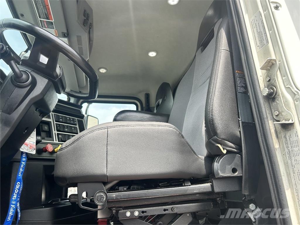 Mack AN64T Nyergesvontatók
