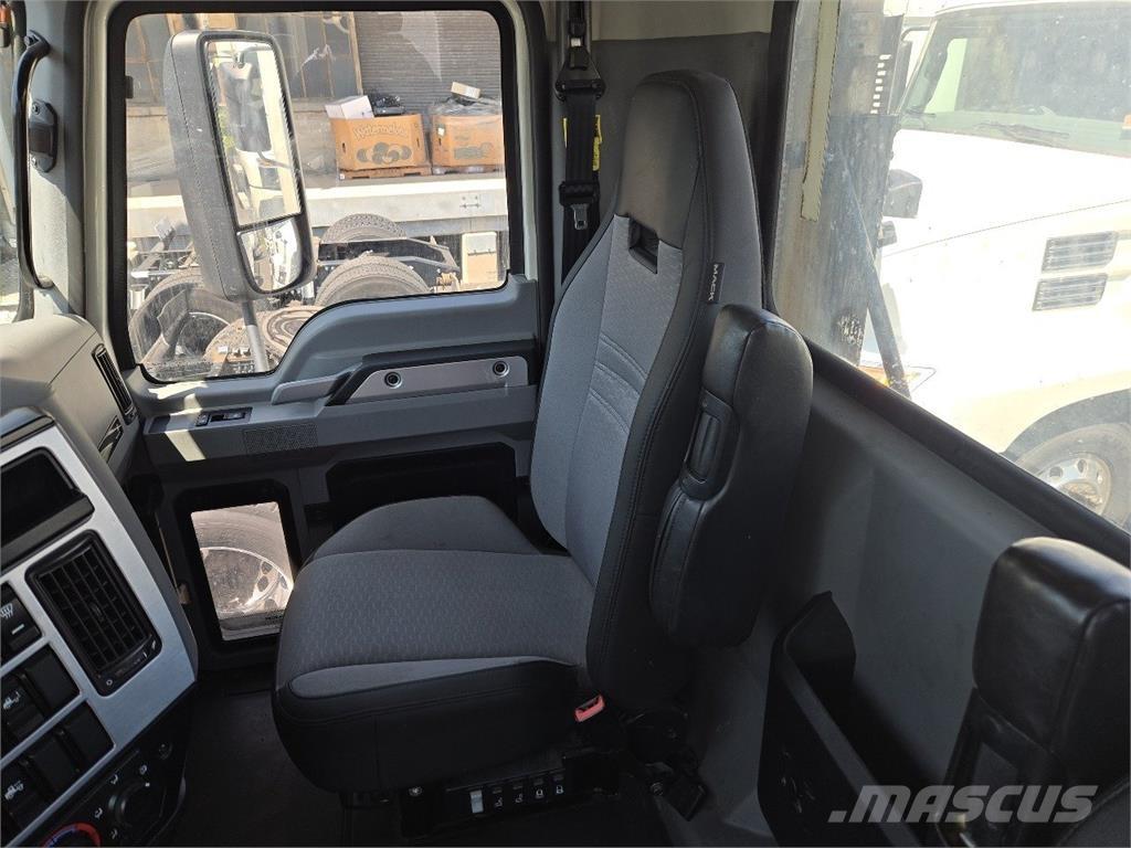 Mack AN64T Nyergesvontatók