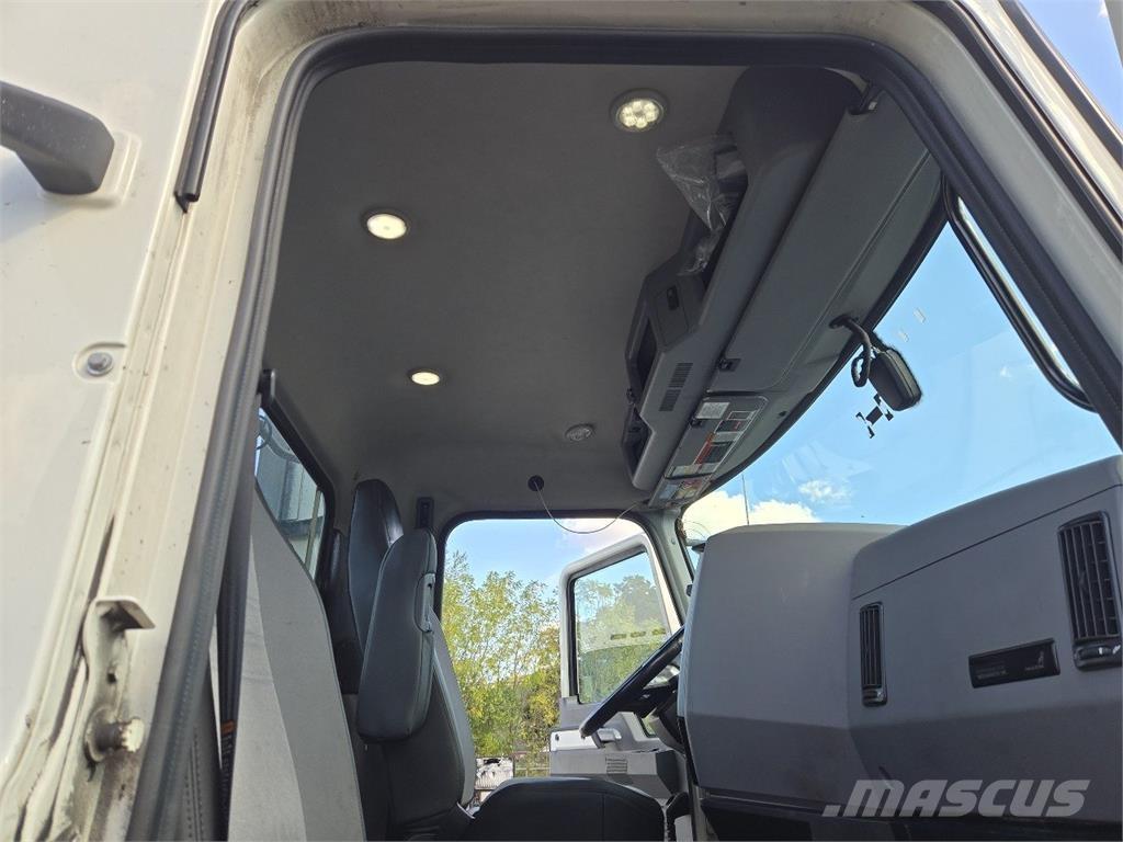 Mack AN64T Nyergesvontatók