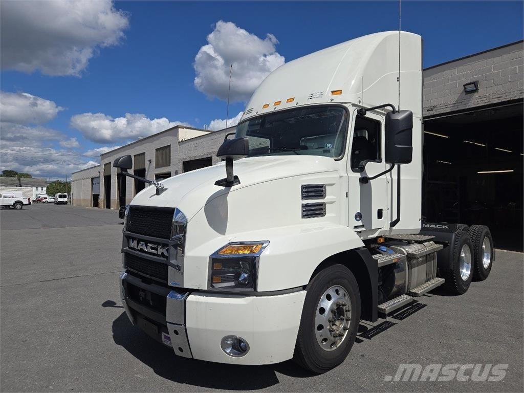 Mack AN64T Nyergesvontatók