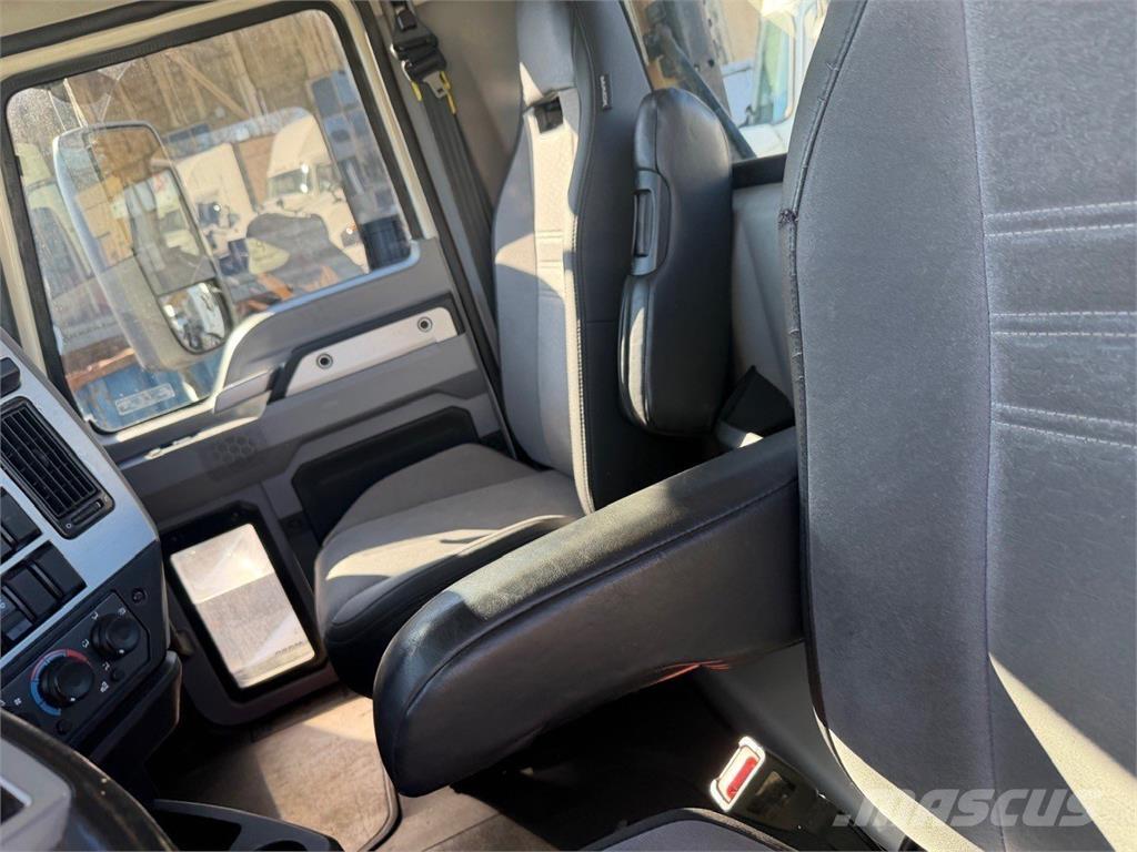 Mack AN64T Nyergesvontatók