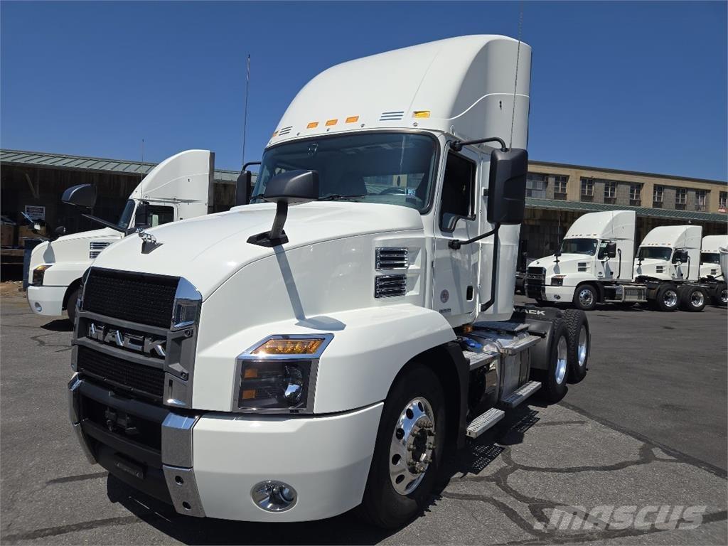 Mack AN64T Nyergesvontatók