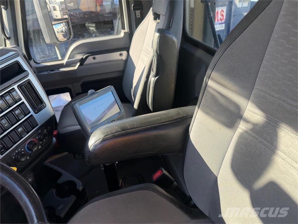 Mack AN64T Nyergesvontatók