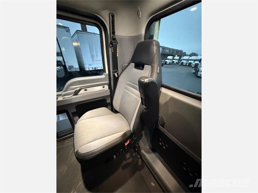 Mack AN64T Nyergesvontatók